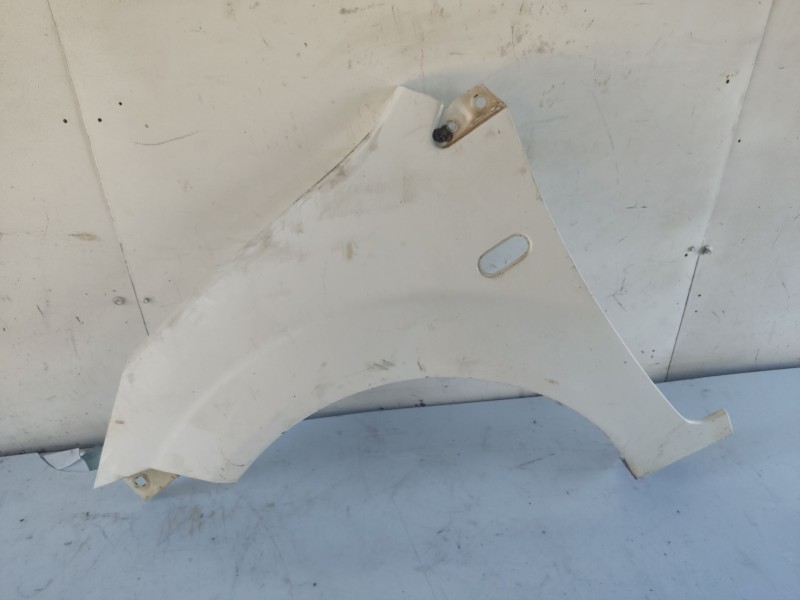 Recambio de aleta delantera izquierda para ford fiesta (cbk) referencia OEM IAM 0  