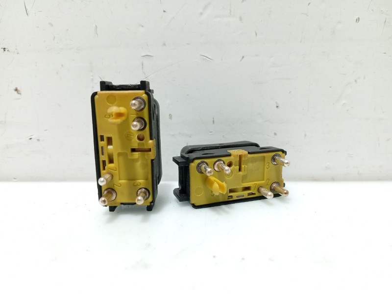 Recambio de mando elevalunas delantero izquierdo para mercedes-benz clase c (w202) c 220 (202.022) referencia OEM IAM A140821285