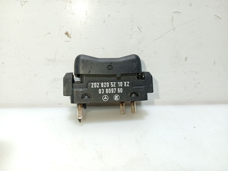 Recambio de mando elevalunas delantero derecho para mercedes-benz clase c (w202) c 220 (202.022) referencia OEM IAM 2028205210  