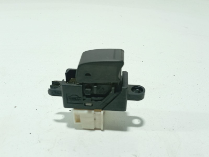 Recambio de mando elevalunas trasero derecho para nissan almera ii hatchback (n16) 1.5 dci referencia OEM IAM   