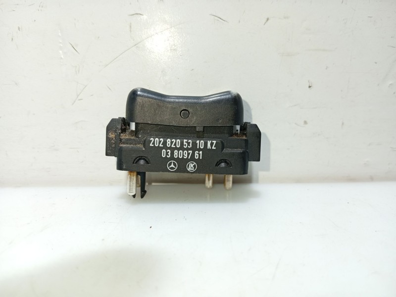 Recambio de mando elevalunas trasero izquierdo para mercedes-benz clase c (w202) c 220 (202.022) referencia OEM IAM A2028205310 