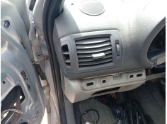 Recambio de aireador lateral izquierdo para renault clio ii (bb_, cb_) 1.5 dci (b/cb08) referencia OEM IAM 7701051855  