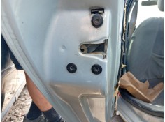 Recambio de cerradura puerta trasera izquierda para renault clio ii (bb_, cb_) 1.5 dci (b/cb08) referencia OEM IAM 7701469940  