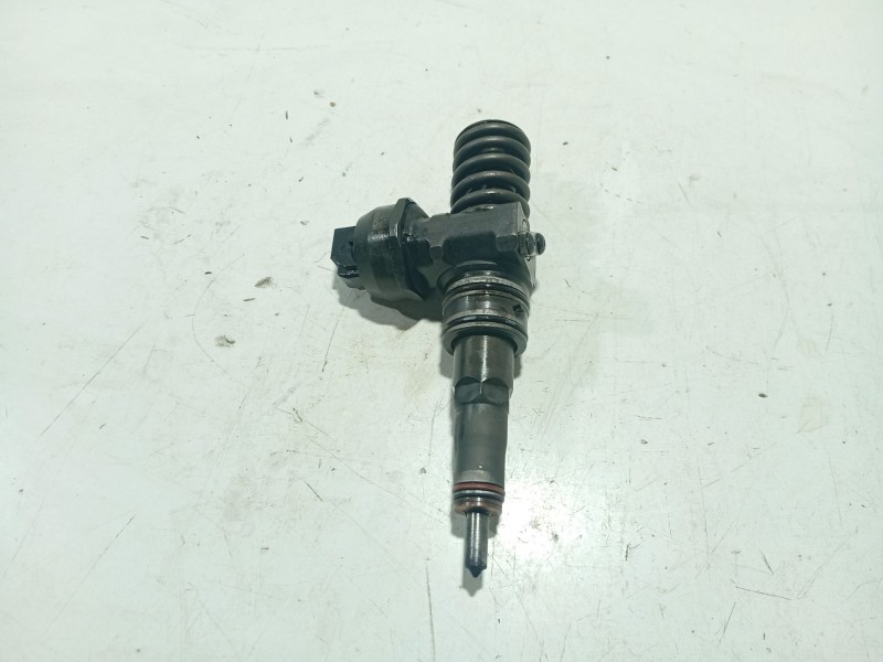 Recambio de inyector para seat ibiza iii (6l1) 1.4 tdi referencia OEM IAM 045130073 0414720035 