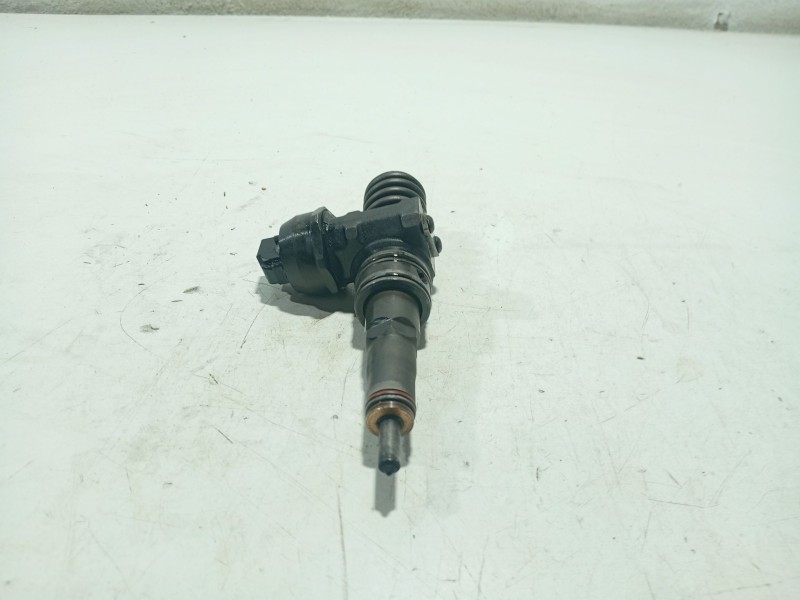 Recambio de inyector para seat ibiza iii (6l1) 1.4 tdi referencia OEM IAM 045130073 0414720035 