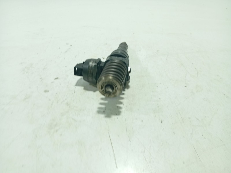 Recambio de inyector para seat ibiza iii (6l1) 1.4 tdi referencia OEM IAM 045130073 04147220035 