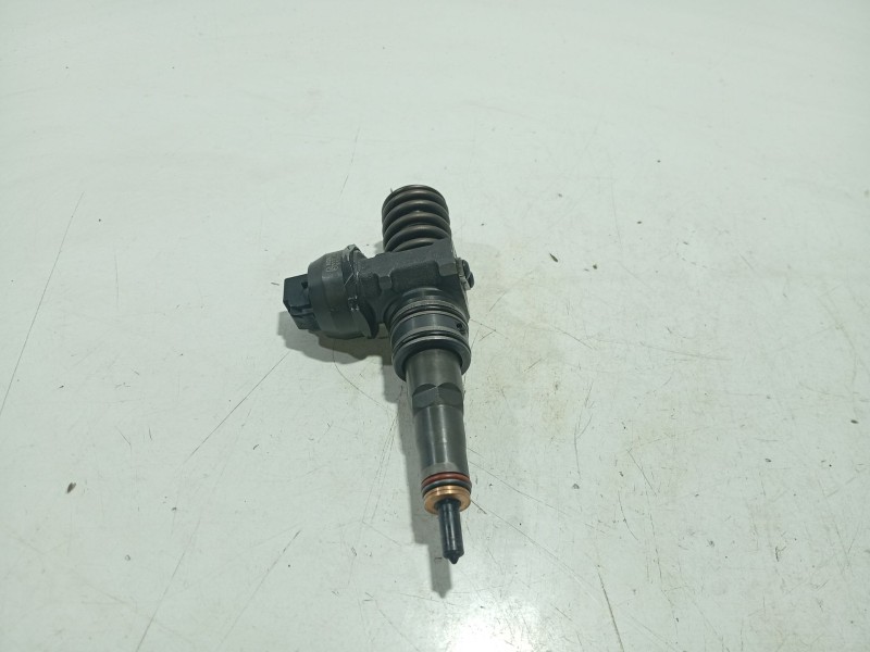 Recambio de inyector para seat ibiza iii (6l1) 1.4 tdi referencia OEM IAM   