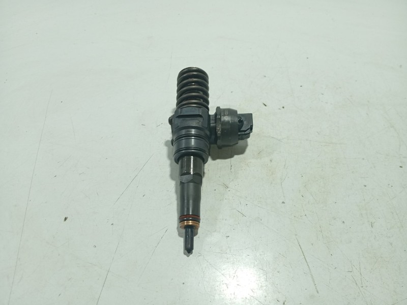 Recambio de inyector para seat ibiza iii (6l1) 1.4 tdi referencia OEM IAM   