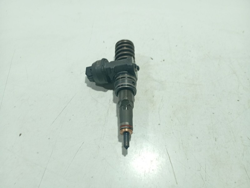 Recambio de inyector para seat ibiza iii (6l1) 1.4 tdi referencia OEM IAM 038130073AG 0414720215 