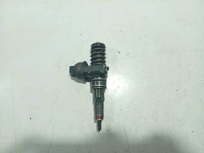 Recambio de inyector para seat ibiza iii (6l1) 1.4 tdi referencia OEM IAM 038130073AG 0414720215 