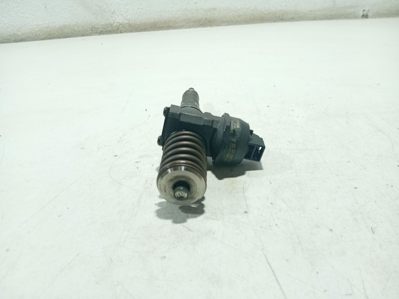 Recambio de inyector para seat ibiza iii (6l1) 1.4 tdi referencia OEM IAM 038130073AG 0414720215 