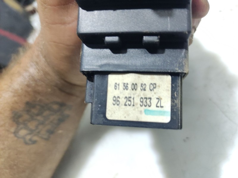 Recambio de mando intermitentes para peugeot 605 sldt referencia OEM IAM   