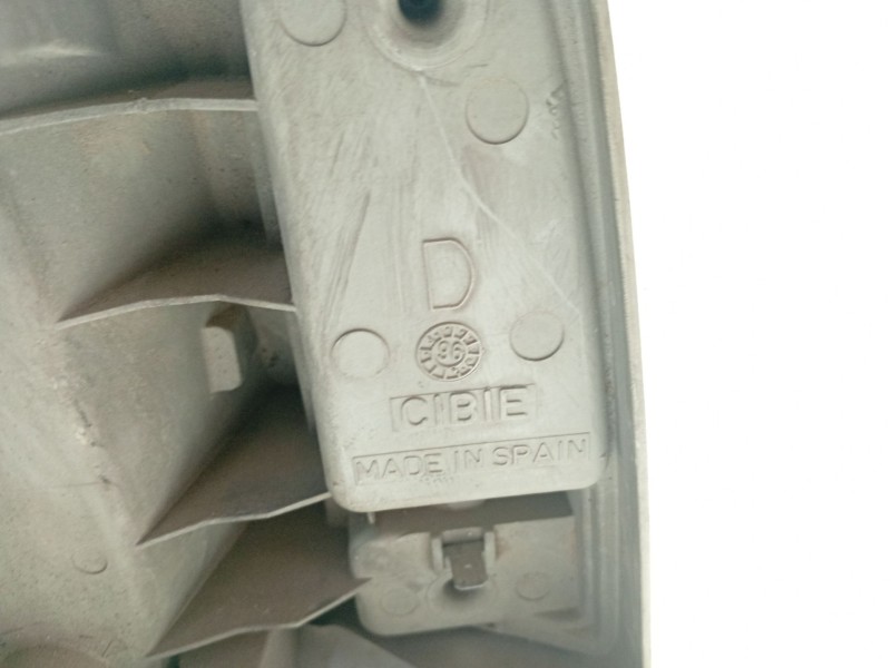 Recambio de faro derecho para seat marbella ce referencia OEM IAM 007405  