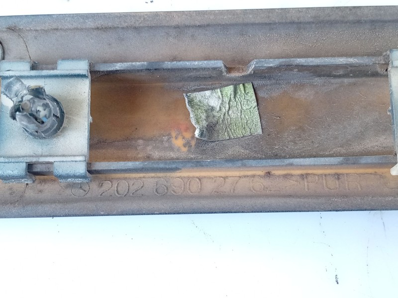 Recambio de moldura para mercedes-benz clase c (w202) c 220 (202.022) referencia OEM IAM 2026902762  