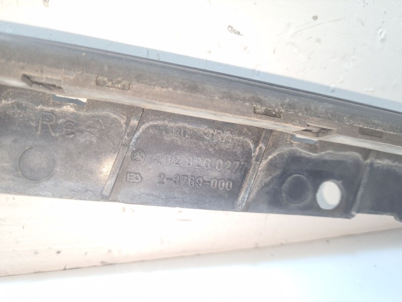 Recambio de moldura para mercedes-benz clase c (w202) c 220 (202.022) referencia OEM IAM A2028260277 2028260477 