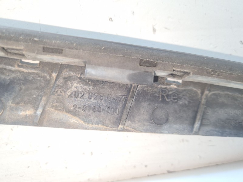 Recambio de moldura para mercedes-benz clase c (w202) c 220 (202.022) referencia OEM IAM A2028260277 2028260477 