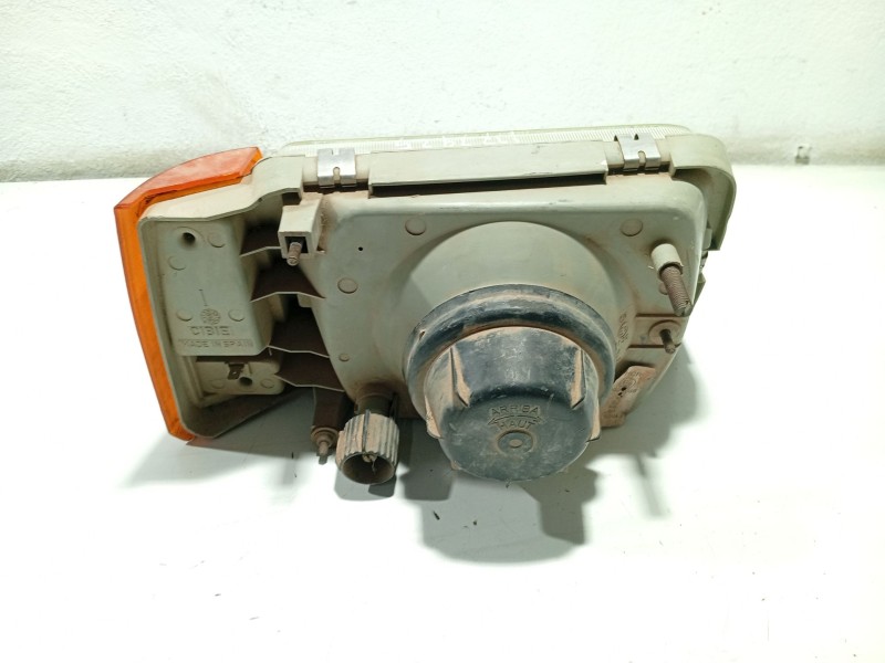 Recambio de faro izquierdo para seat marbella ce referencia OEM IAM 084451106L  