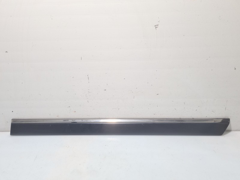 Recambio de moldura para mercedes-benz clase c (w202) c 220 (202.022) referencia OEM IAM 2026903162 A2026903162 