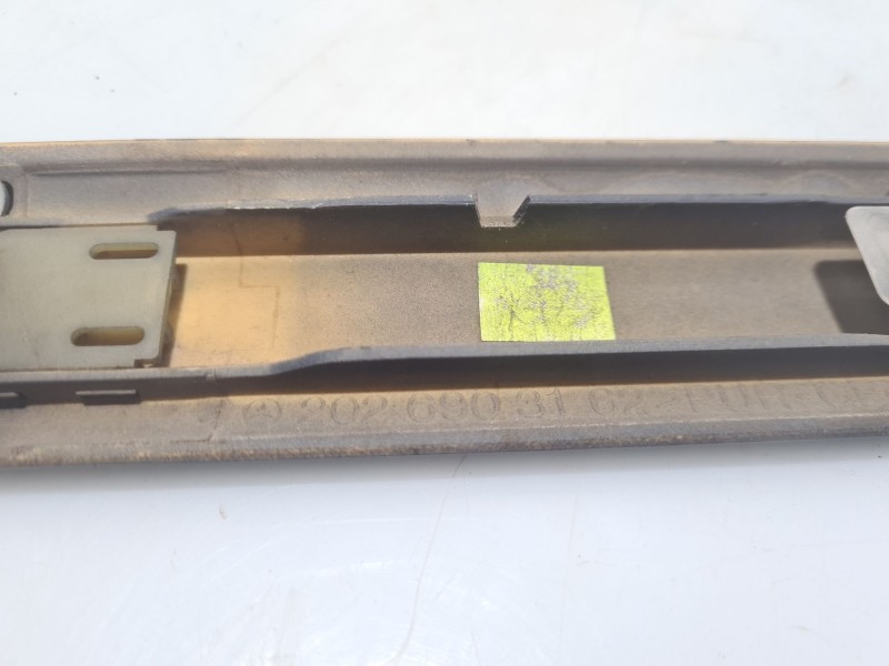 Recambio de moldura para mercedes-benz clase c (w202) c 220 (202.022) referencia OEM IAM 2026903162 A2026903162 
