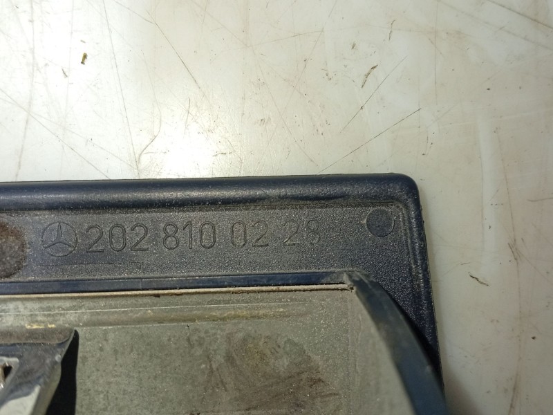 Recambio de cenicero para mercedes-benz clase c (w202) c 220 (202.022) referencia OEM IAM 2028100223 A2028100223 