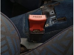 Recambio de enganche cinturon delantero derecho para mercedes-benz clase c (w202) c 220 (202.022) referencia OEM IAM A2028607069 2