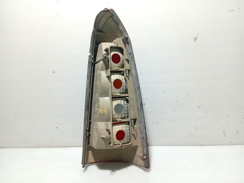 Recambio de piloto trasero izquierdo para opel astra g caravan referencia OEM IAM 6223017  