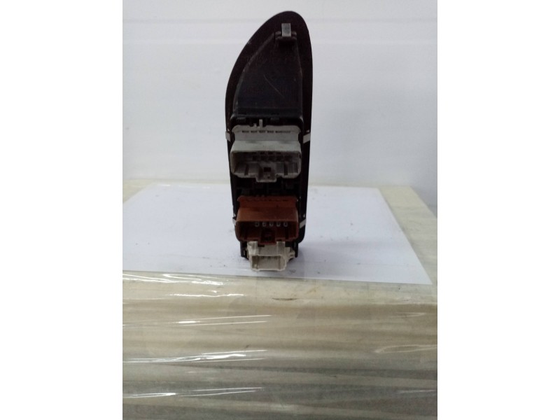 Recambio de mando elevalunas delantero izquierdo para  referencia OEM IAM   