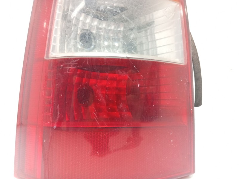 Recambio de piloto trasero izquierdo para opel astra g caravan referencia OEM IAM 6223017  