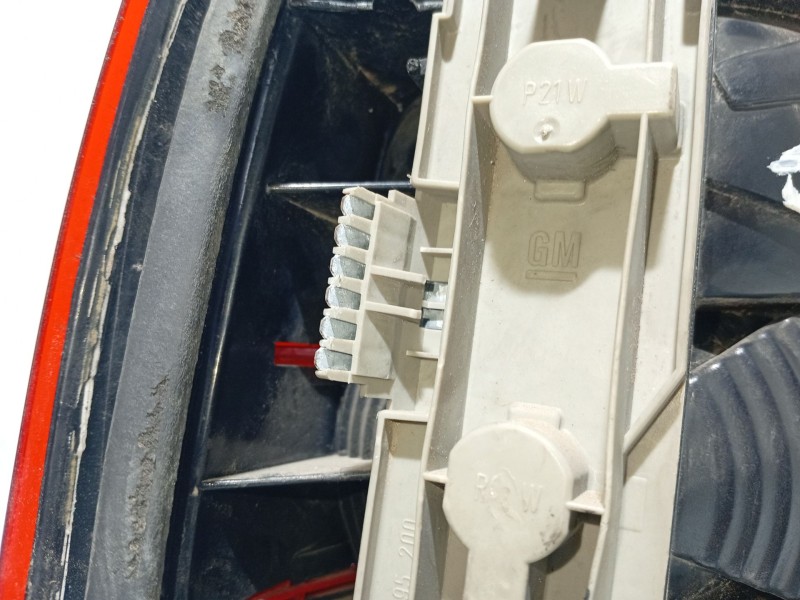 Recambio de piloto trasero derecho para opel omega b elegance berlina referencia OEM IAM 16535032  