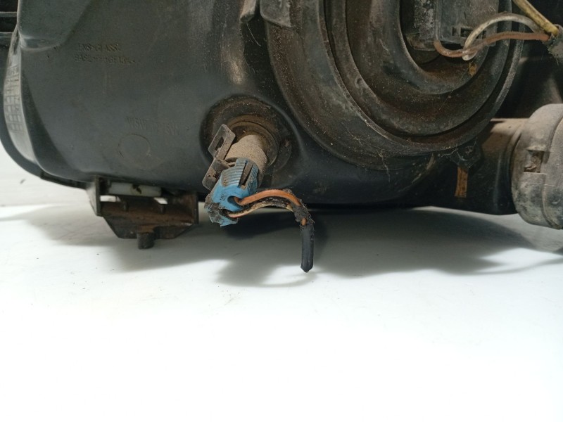 Recambio de faro derecho para opel corsa b referencia OEM IAM 1216487 90386294 1216489