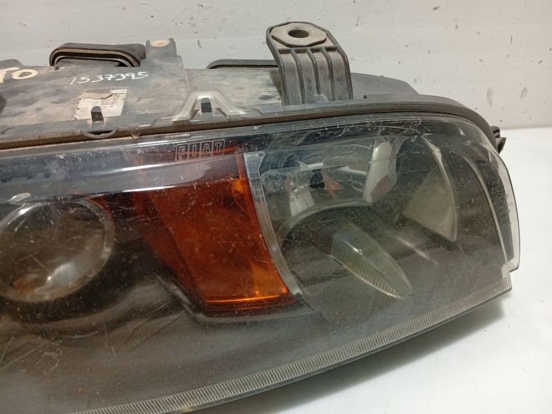 Recambio de faro derecho para fiat punto berlina referencia OEM IAM 46837399 89100448 