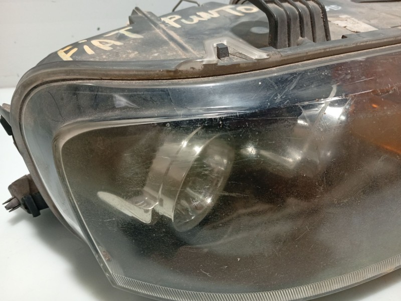 Recambio de faro derecho para fiat punto berlina referencia OEM IAM 46837399 89100448 