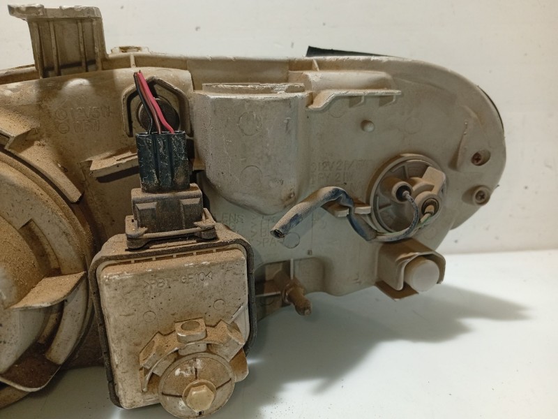 Recambio de faro derecho para kia sephia referencia OEM IAM 0K2AC51030A  