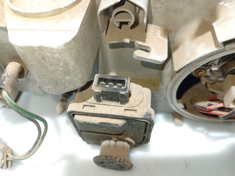 Recambio de faro izquierdo para kia sephia referencia OEM IAM 0K2AC51040A  