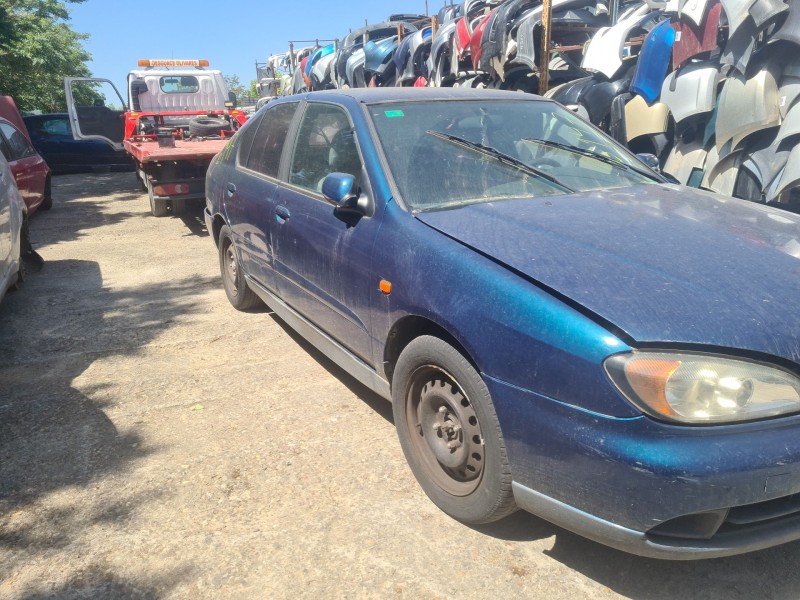 nissan primera hatchback (p11) del año 2001