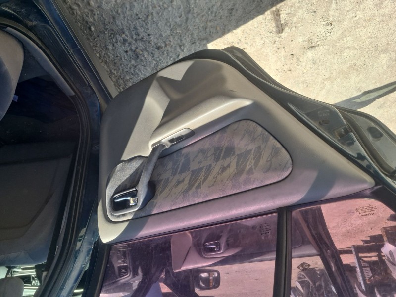 nissan primera hatchback (p11) del año 2001