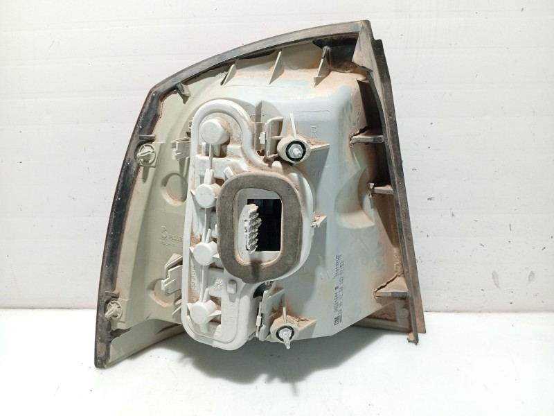 Recambio de piloto trasero derecho para opel astra g berlina club referencia OEM IAM 1222076 90521544 