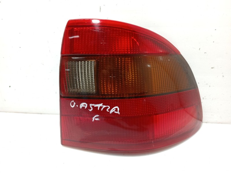 Recambio de piloto trasero derecho para opel astra f berlina 1.6 cat referencia OEM IAM 1223982  