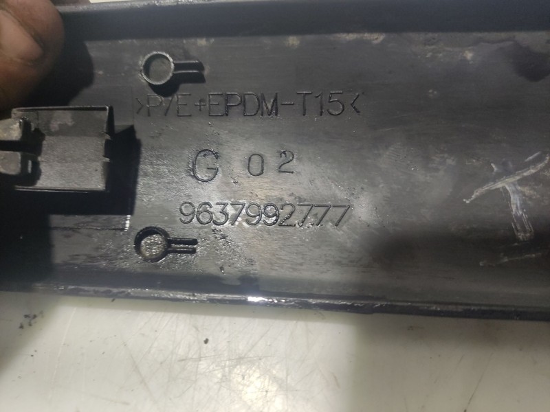 Recambio de moldura para citroën c3 i (fc_, fn_) 1.4 hdi referencia OEM IAM   