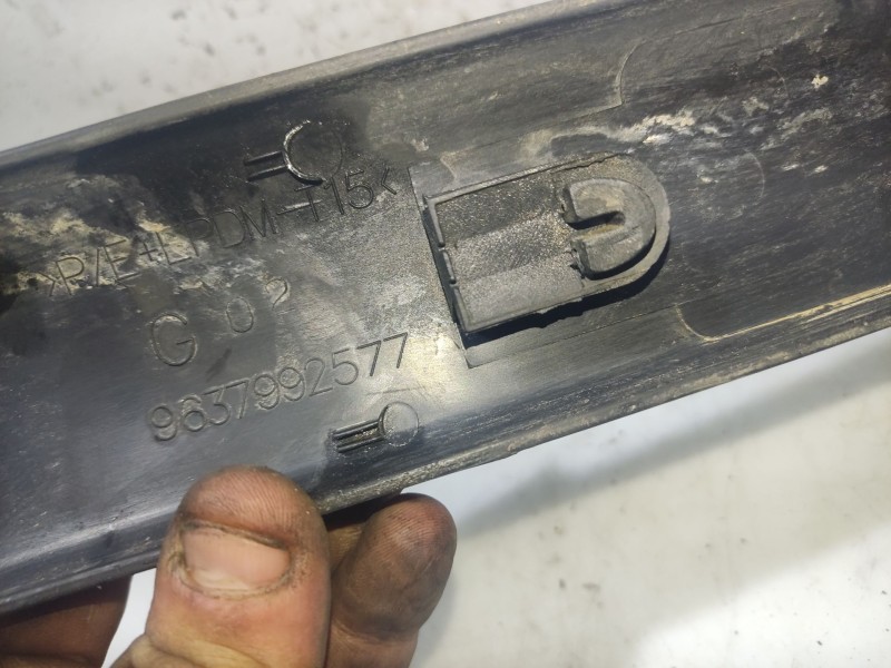 Recambio de moldura para citroën c3 i (fc_, fn_) 1.4 hdi referencia OEM IAM   