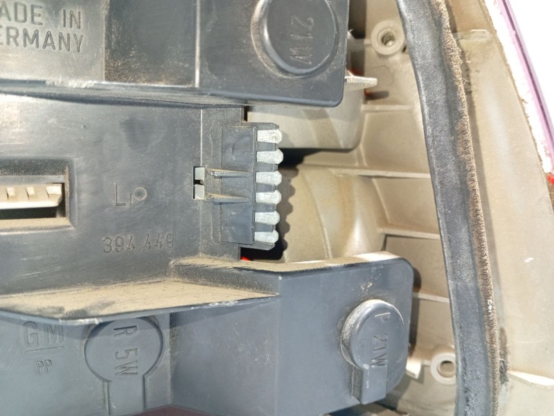 Recambio de piloto trasero izquierdo para opel astra f berlina referencia OEM IAM 1223977 394449 