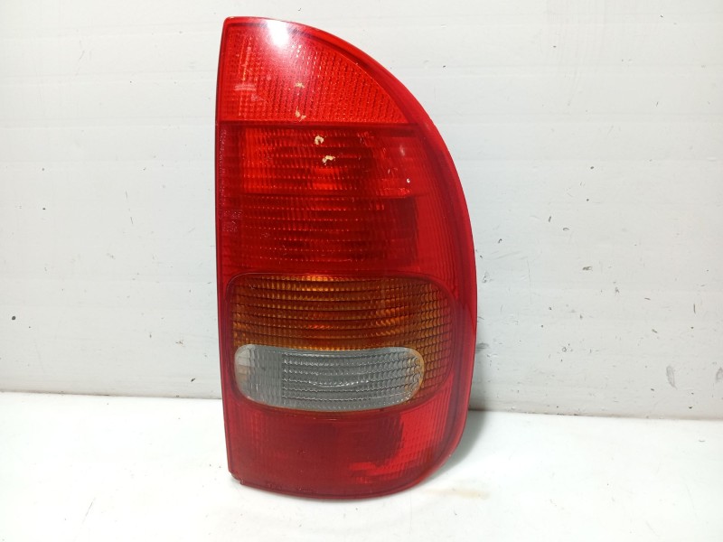 Recambio de piloto trasero derecho para opel corsa b referencia OEM IAM 1223491 67732660 