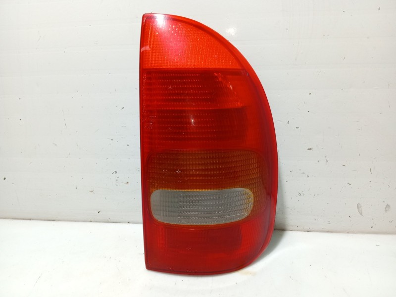 Recambio de piloto trasero derecho para opel corsa b referencia OEM IAM 1223491 67732660 