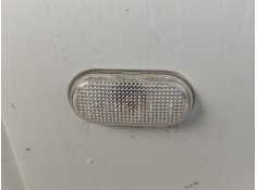 Recambio de piloto lateral derecho para renault clio ii (bb_, cb_) 1.5 dci (b/cb08) referencia OEM IAM 7700822136  