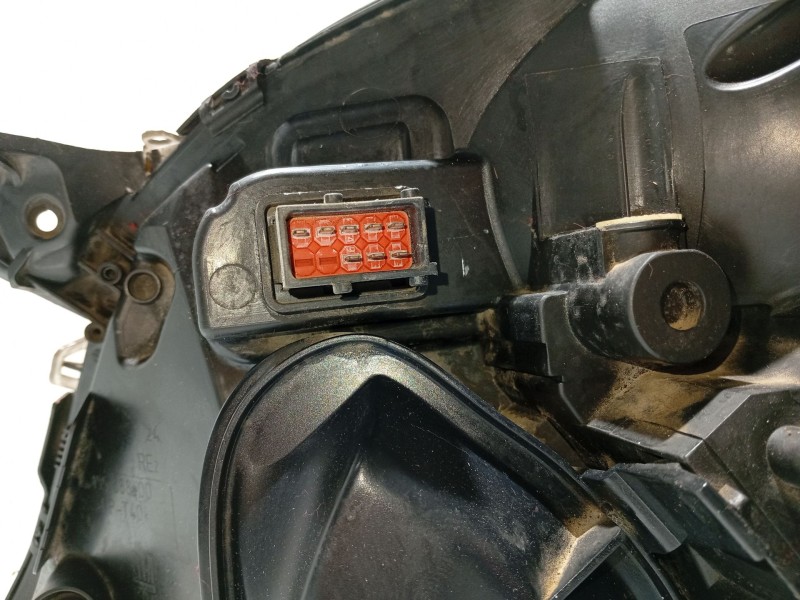 Recambio de faro derecho para opel vectra c berlina referencia OEM IAM 1216120  