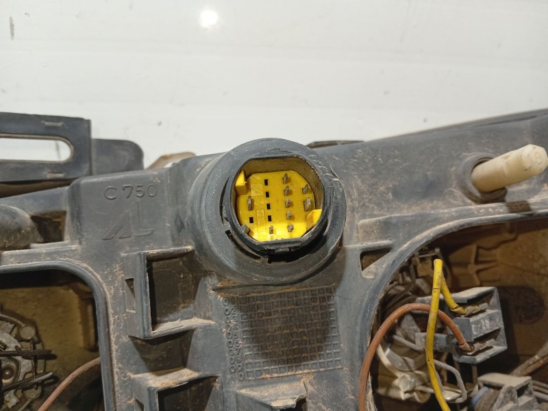 Recambio de faro derecho para fiat stilo multi wagon (192) referencia OEM IAM 51716461  