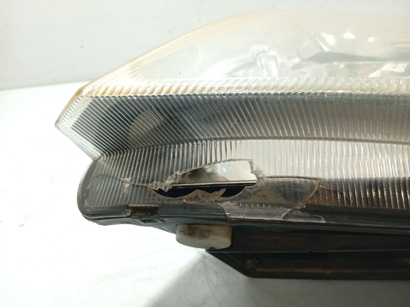 Recambio de faro izquierdo para opel meriva referencia OEM IAM 1216153  89308550
