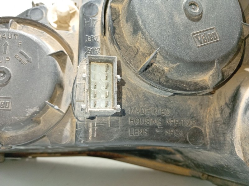 Recambio de faro derecho para opel corsa c referencia OEM IAM 1216138  