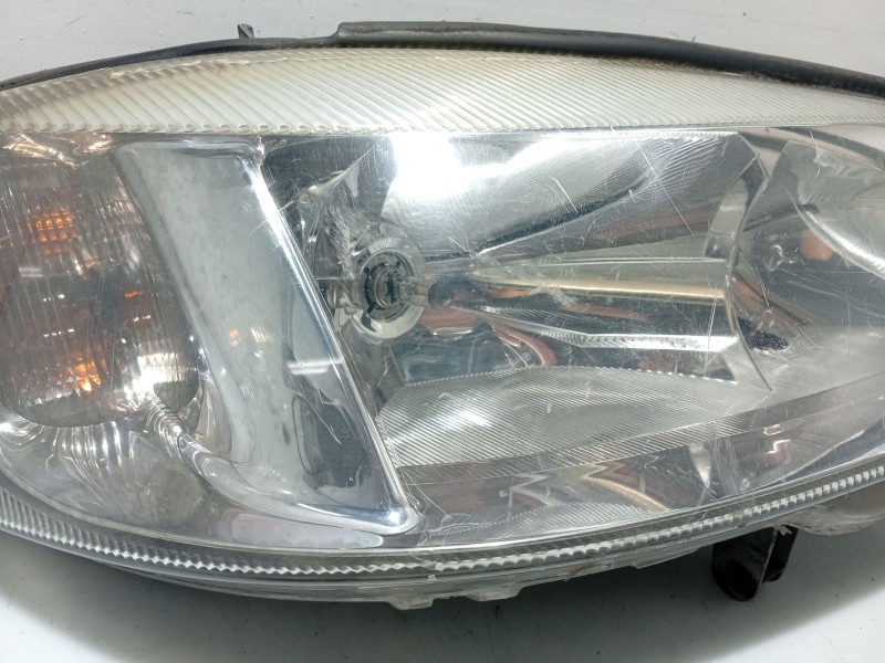 Recambio de faro derecho para opel astra g berlina referencia OEM IAM 1216540 90520878 1EG00764002