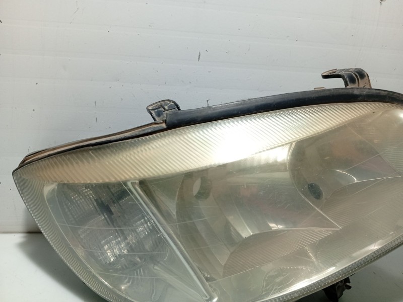 Recambio de faro derecho para opel zafira a referencia OEM IAM 1216276  